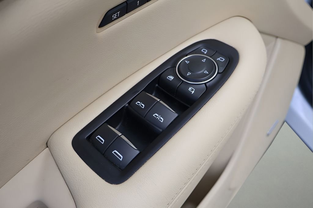 Used 2018 Cadillac XT5 Premium Luxury FWD image 10
