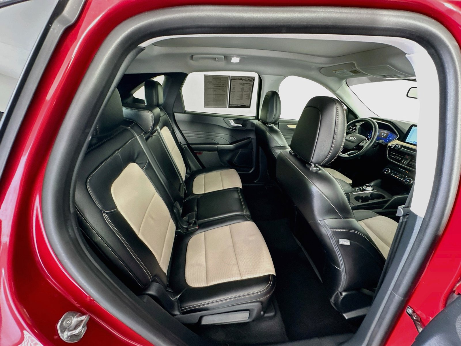 Used 2021 Ford Escape Titanium w/ Titanium Elite Package AWD/4WD image 29