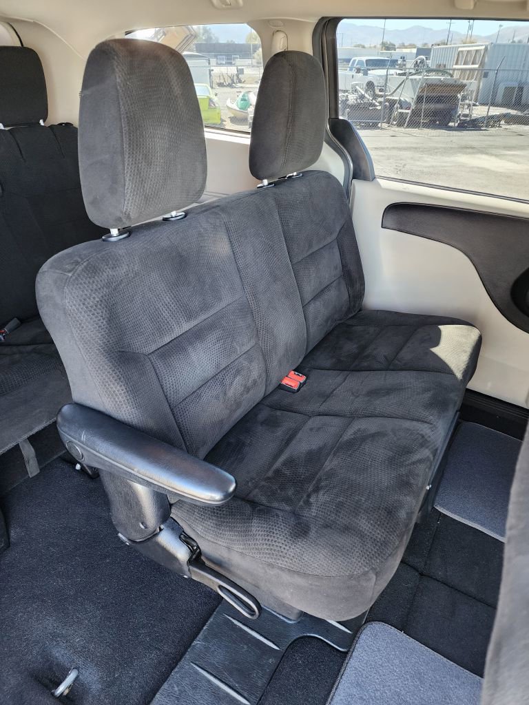 Used 2015 Dodge Grand Caravan American Value Package FWD image 7