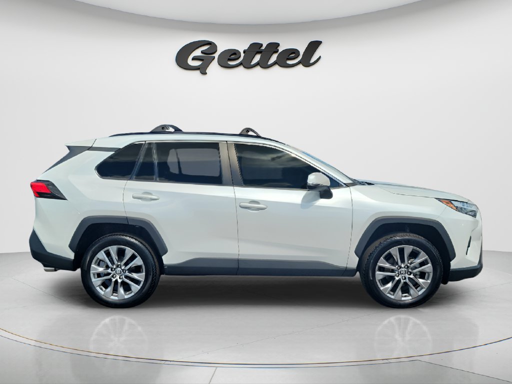 Used 2025 Toyota RAV4 XLE Premium w/ Weather Package FWD image 4