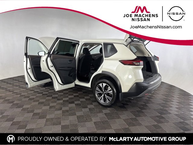 Certified 2023 Nissan Rogue SV image 16