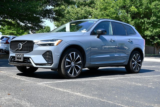 Certified 2024 Volvo XC60 B5 Plus w/ Protection Package Premier AWD/4WD image 3