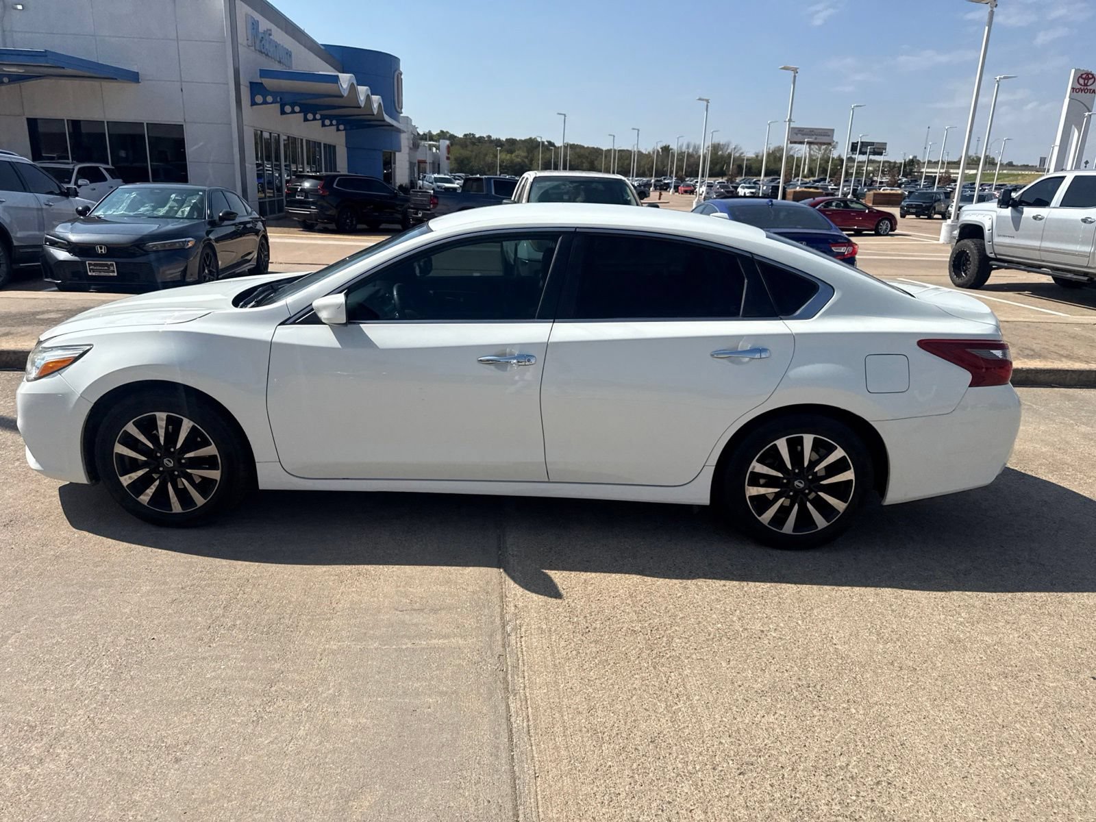 Used 2018 Nissan Altima 2.5 SV FWD image 4