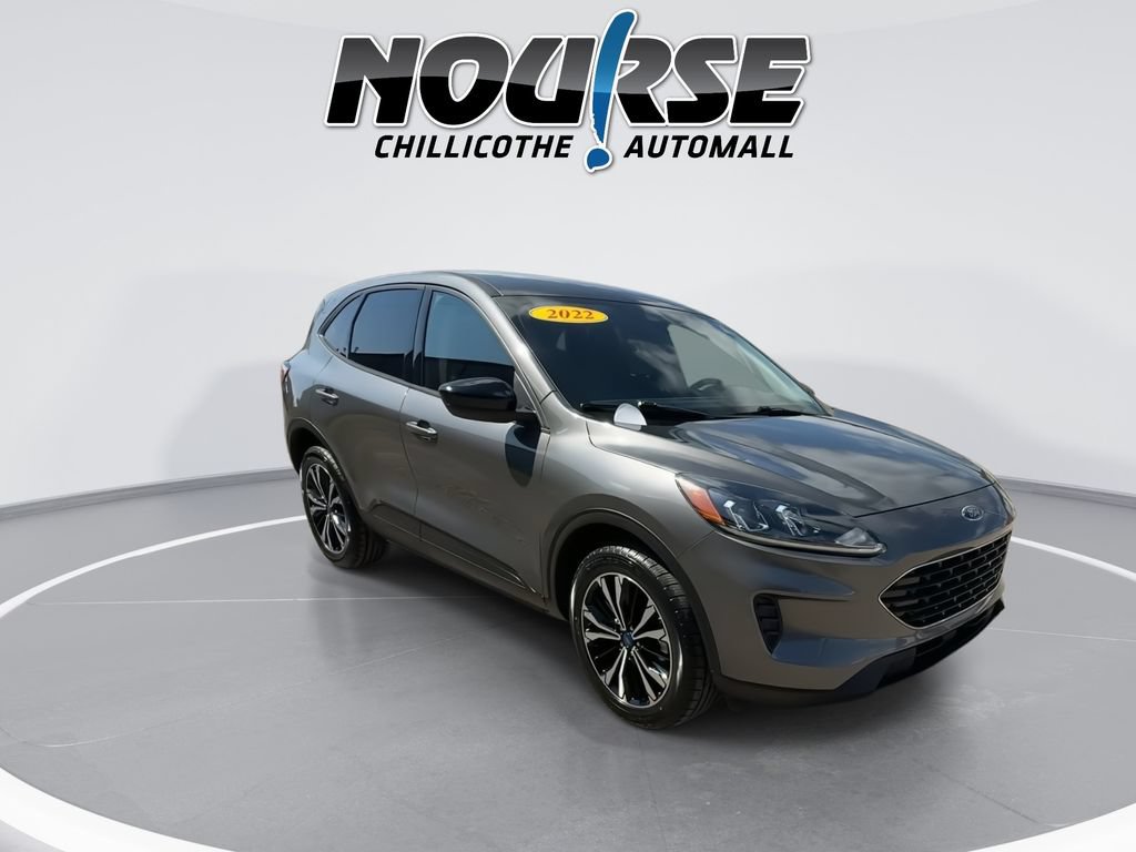 Used 2022 Ford Escape SE w/ SE Sport Appearance Package AWD/4WD image 2