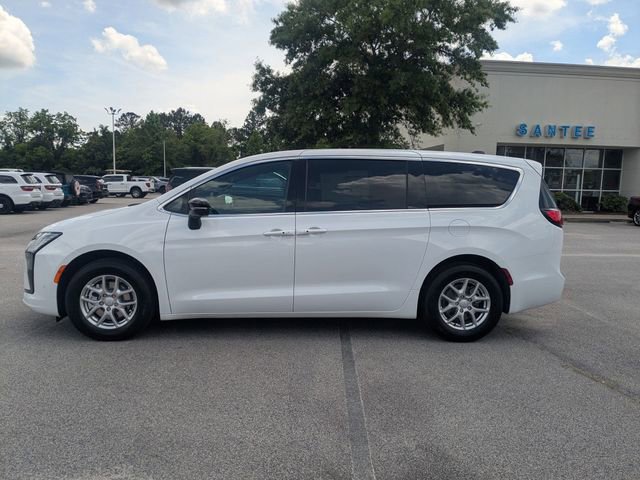 New 2027 Chrysler Pacifica Select FWD image 6