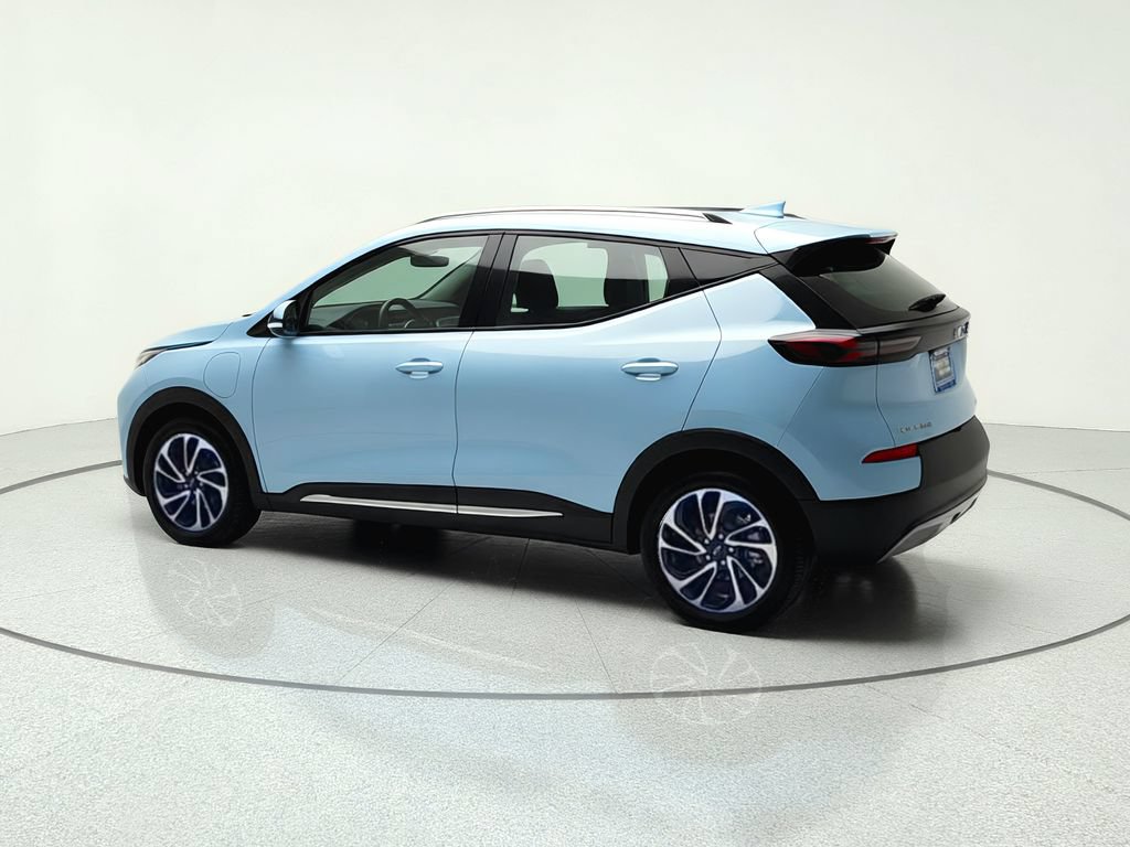 Used 2023 Chevrolet Bolt EUV Premier w/ Sun & Sound Package FWD image 5