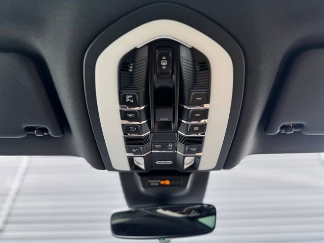 Certified 2025 Porsche Macan image 26