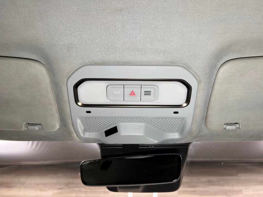 Used 2022 Rivian R1T Adventure image 18