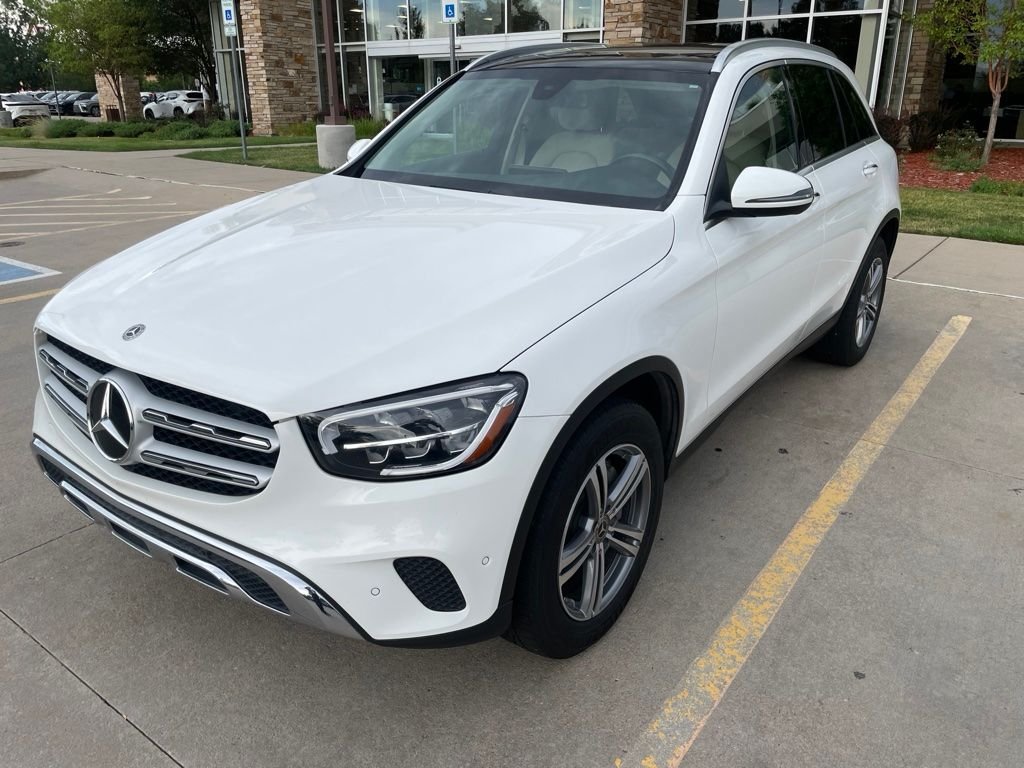 Used 2021 Mercedes-Benz GLC 300 4MATIC image 2
