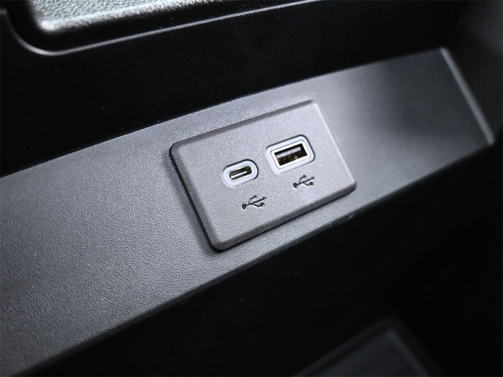 Used 2022 Chevrolet Tahoe RST w/ Luxury Package image 17