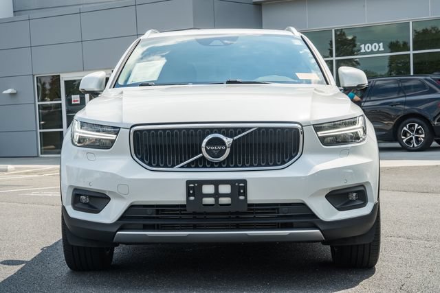 Used 2021 Volvo XC40 T5 Momentum w/ Premium Package AWD/4WD image 2