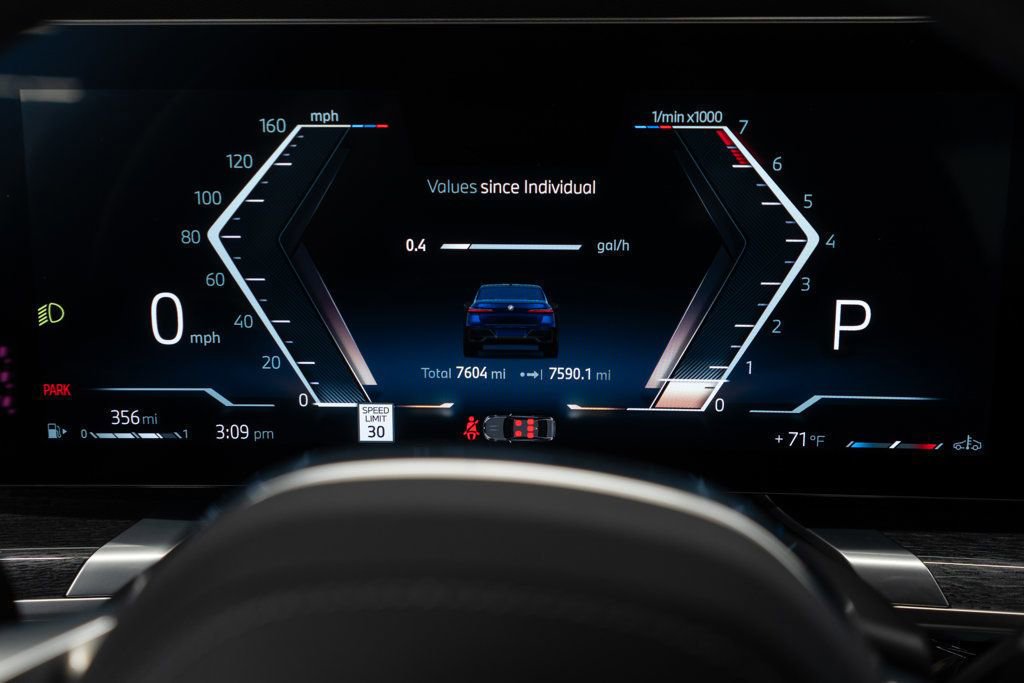 Used 2025 BMW 760i xDrive image 22