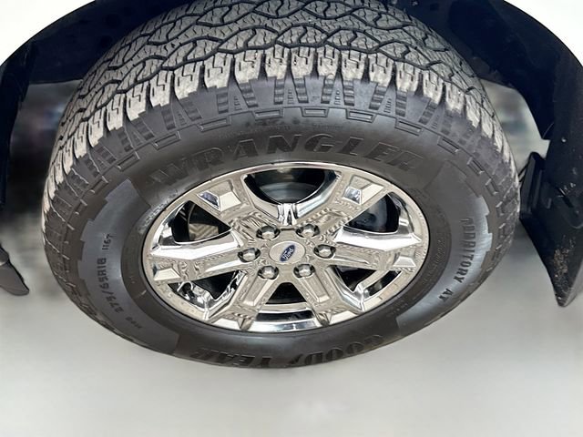 Used 2023 Ford F150 Lariat w/ Trailer Tow Package image 31