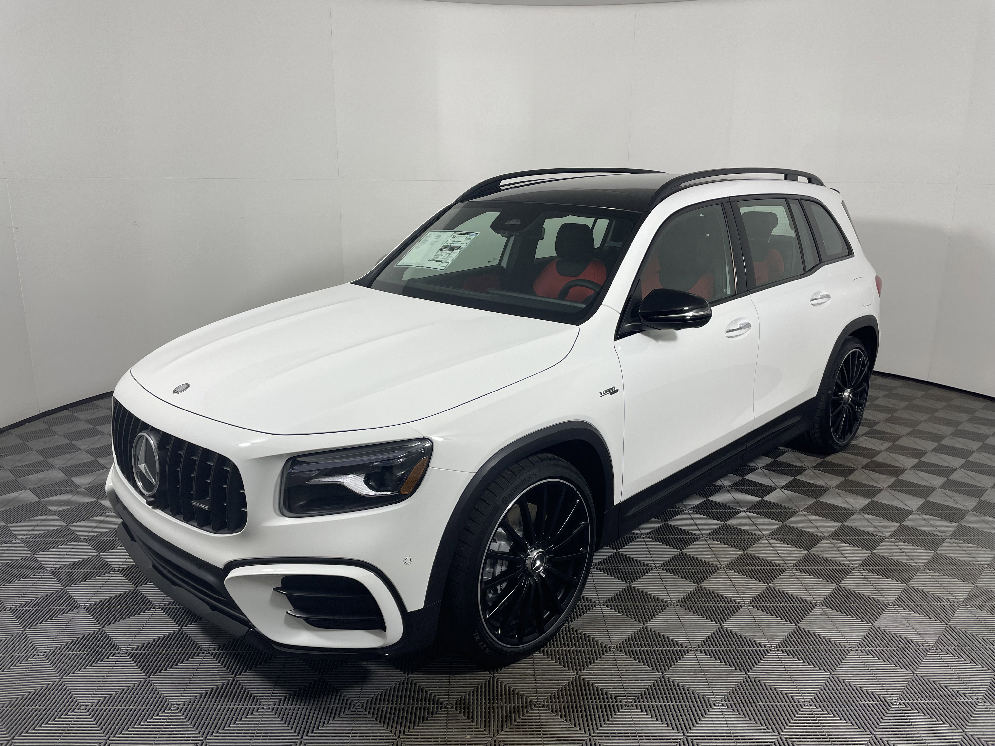 New 2026 Mercedes-Benz GLB 35 AMG 4MATIC image 9
