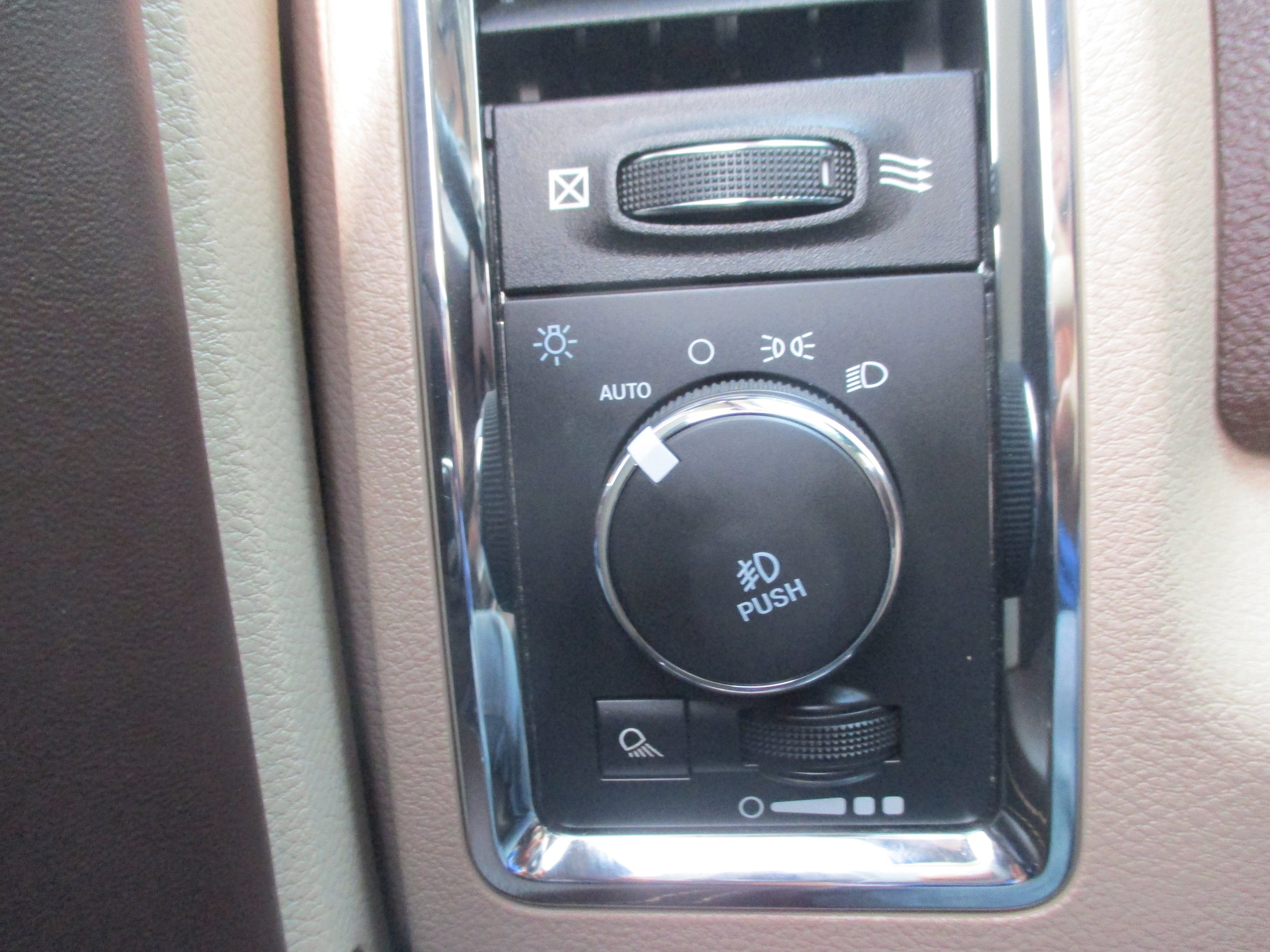 Used 2018 RAM 2500 Longhorn w/ Convenience Group image 18