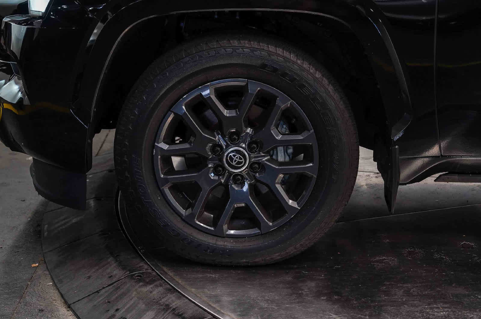 Used 2024 Toyota Sequoia Platinum AWD/4WD image 9