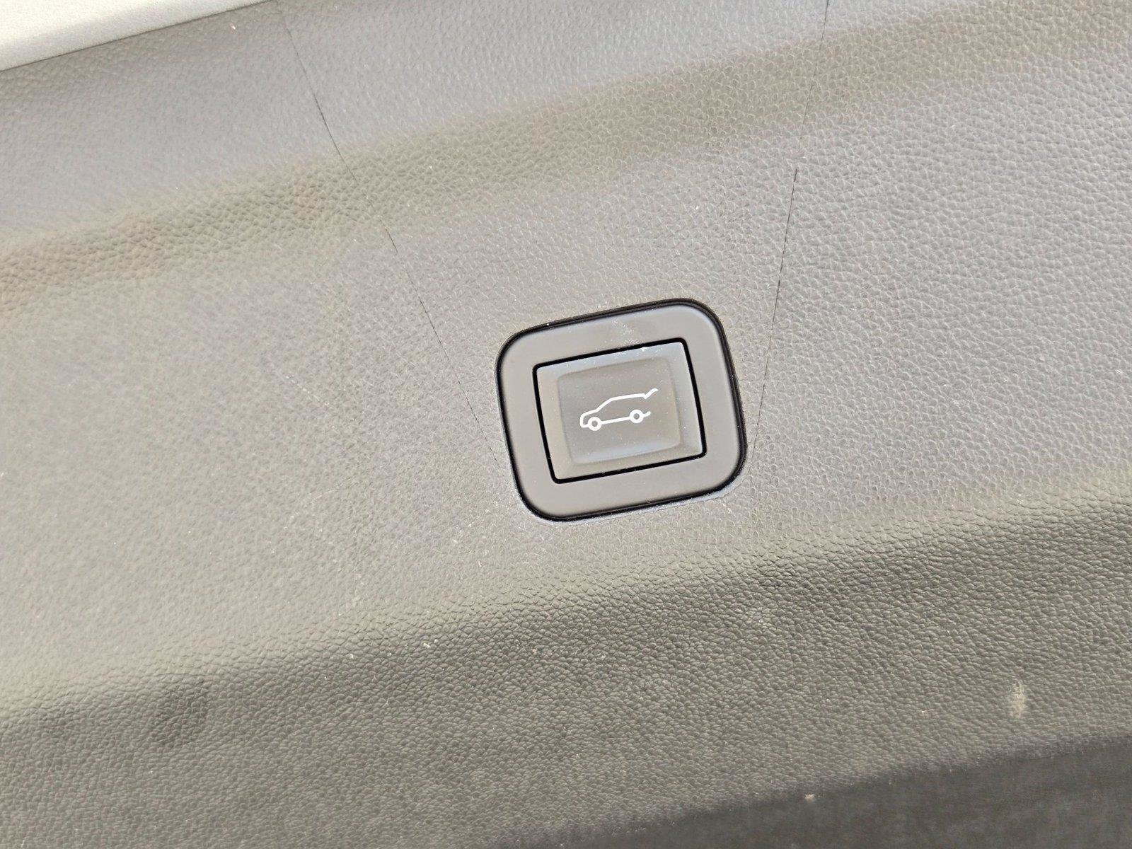 Used 2025 GMC Yukon Denali AWD/4WD image 34