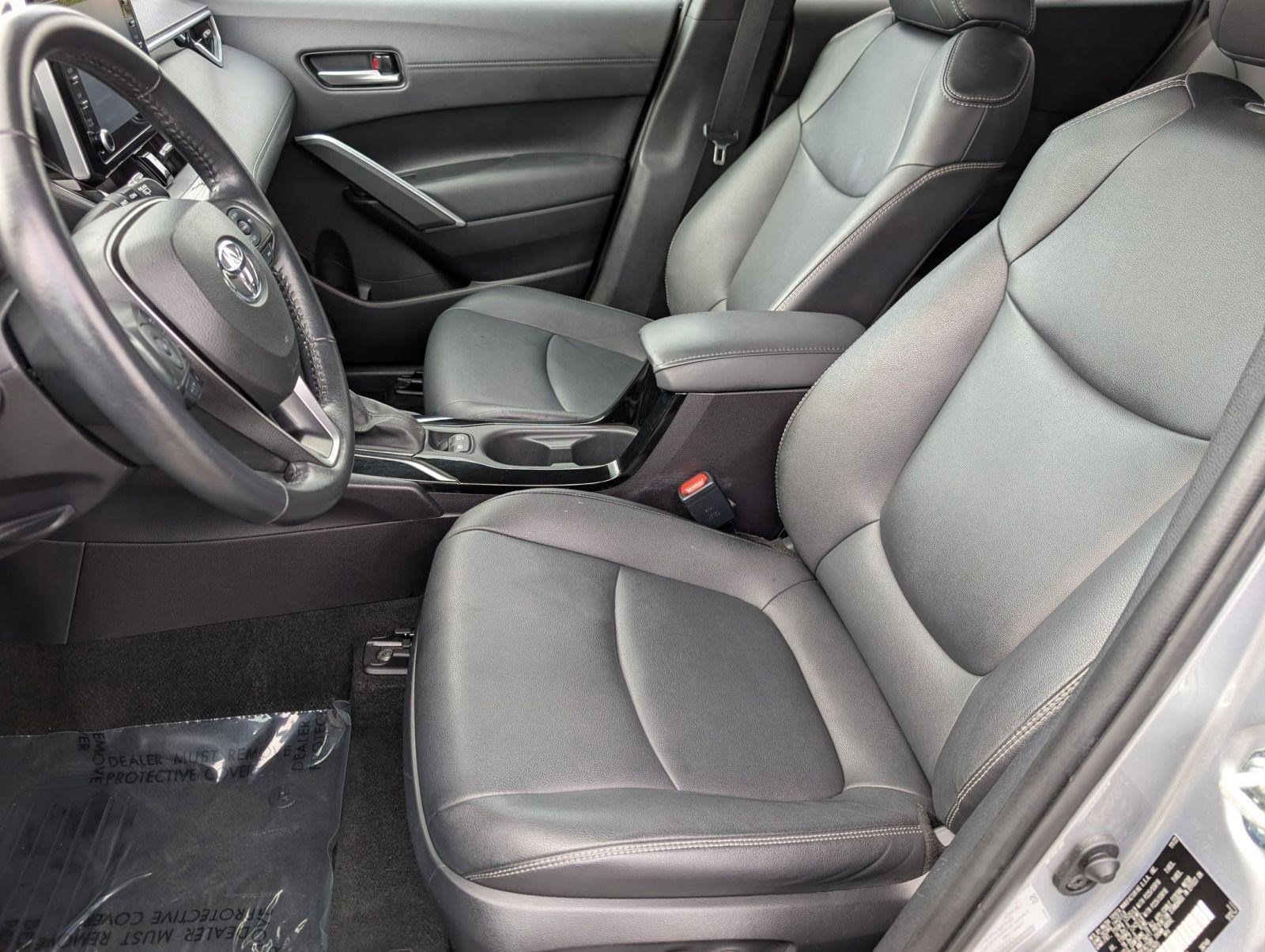 Used 2022 Toyota Corolla Cross XLE image 5