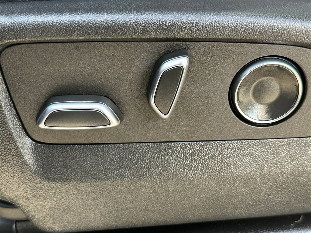 Used 2023 GMC Yukon Denali w/ Denali Reserve Package image 60