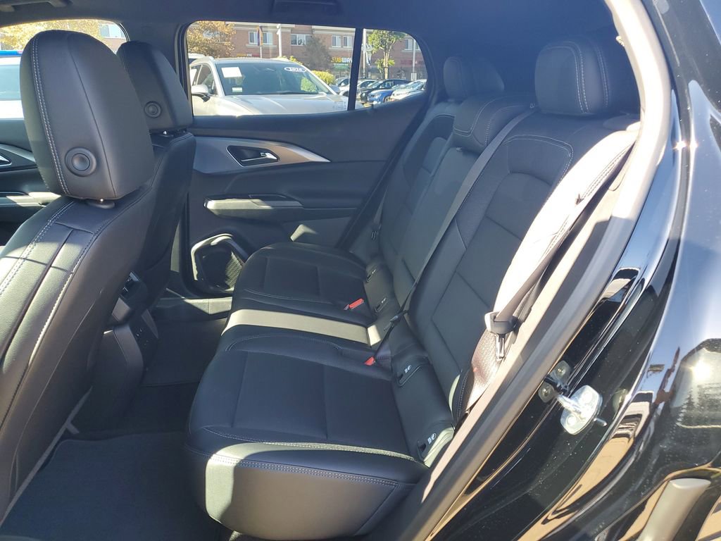 Used 2026 Chevrolet Equinox EV LT image 13