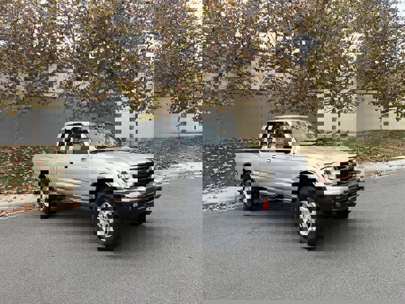 Used 2000 Toyota Tacoma PreRunner image 10