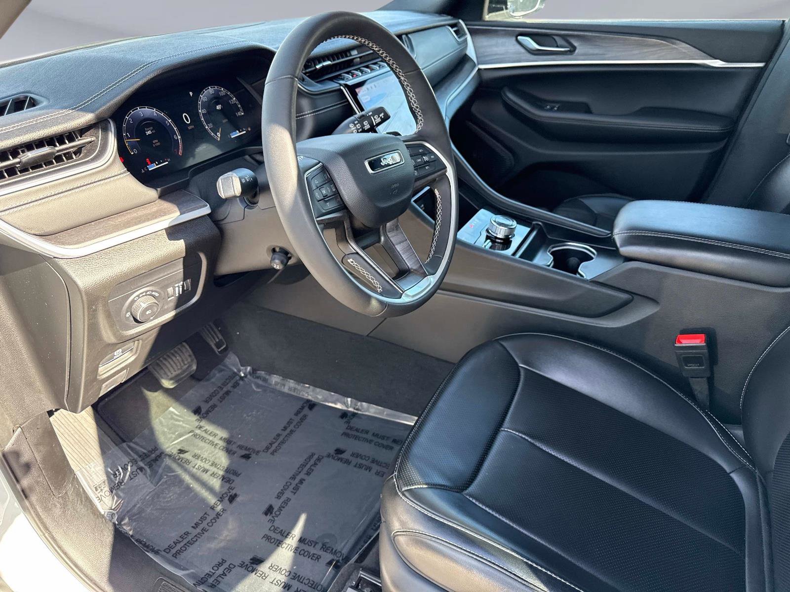 Used 2024 Jeep Grand Cherokee L Limited w/ Luxury Tech Group II image 25