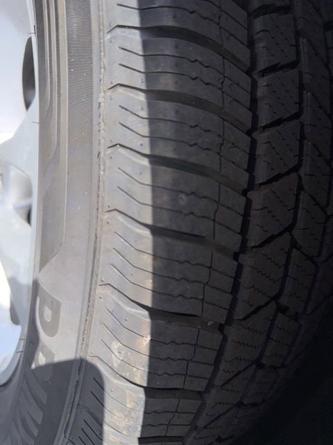 Used 2020 Ford Escape SE image 24