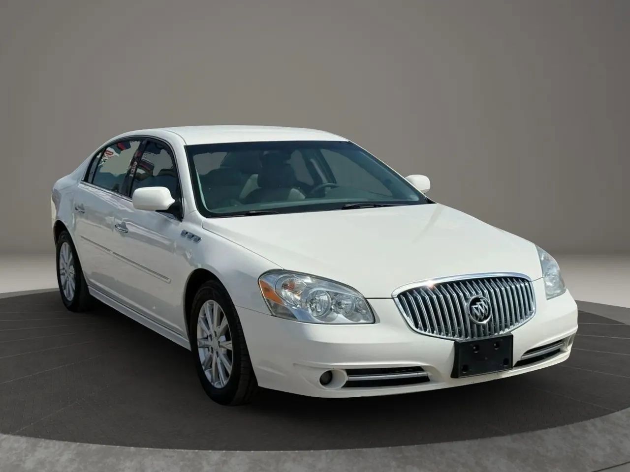 Used 2011 Buick Lucerne CXL FWD image 3