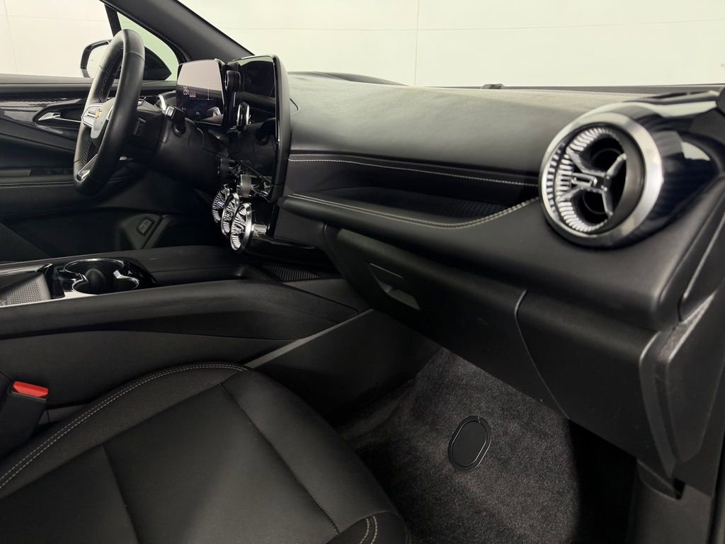 Used 2025 Chevrolet Blazer EV LT image 32