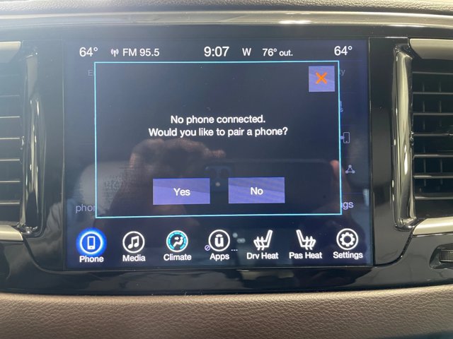 Used 2017 Chrysler Pacifica Touring-L FWD image 13