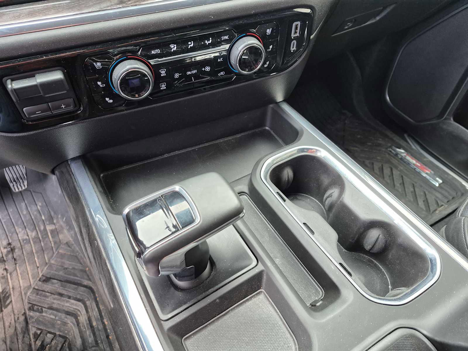 Used 2025 Chevrolet Silverado 1500 LTZ w/ Technology Package image 19