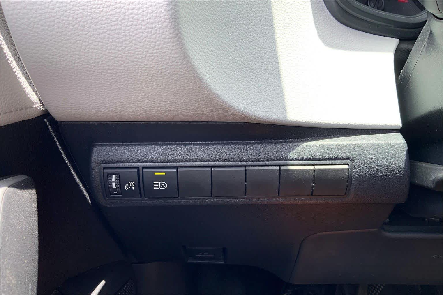 Used 2020 Toyota Corolla SE FWD image 33