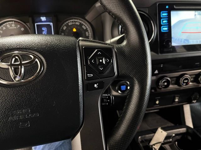 Used 2017 Toyota Tacoma TRD Sport AWD/4WD image 27