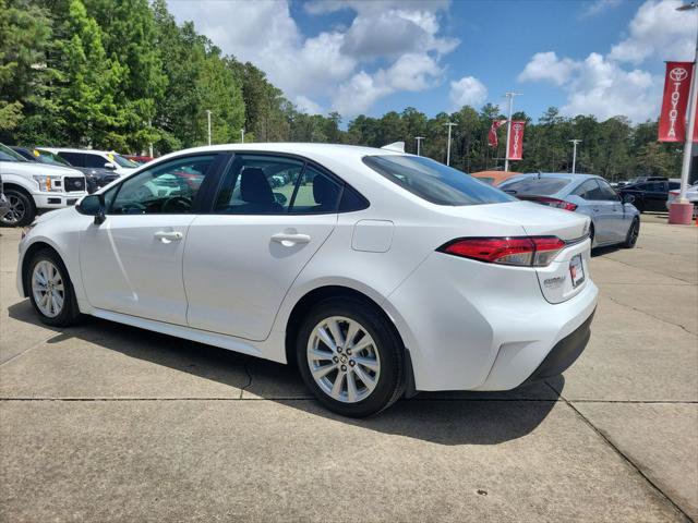 Certified 2026 Toyota Corolla LE w/ LE Premium Package FWD image 3