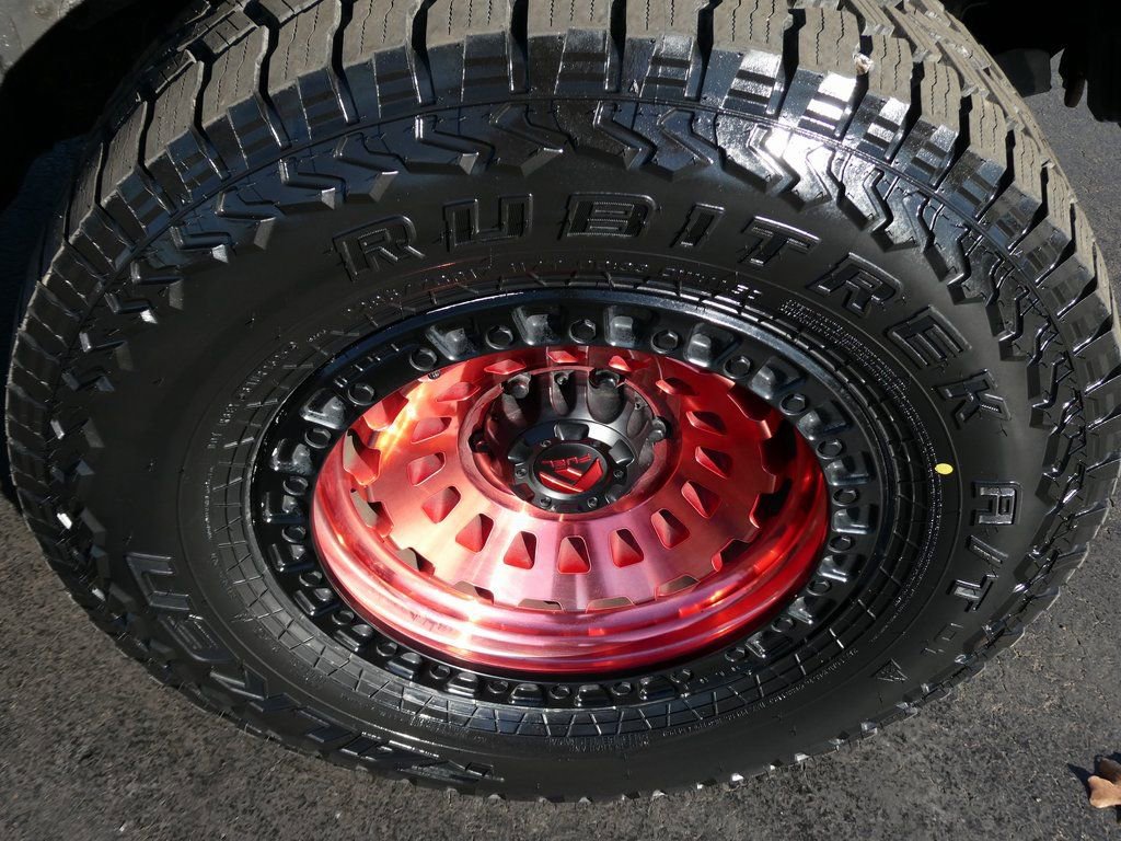 Used 2023 Toyota Tacoma TRD Off-Road w/ TRD Premium Off Road Package AWD/4WD image 16