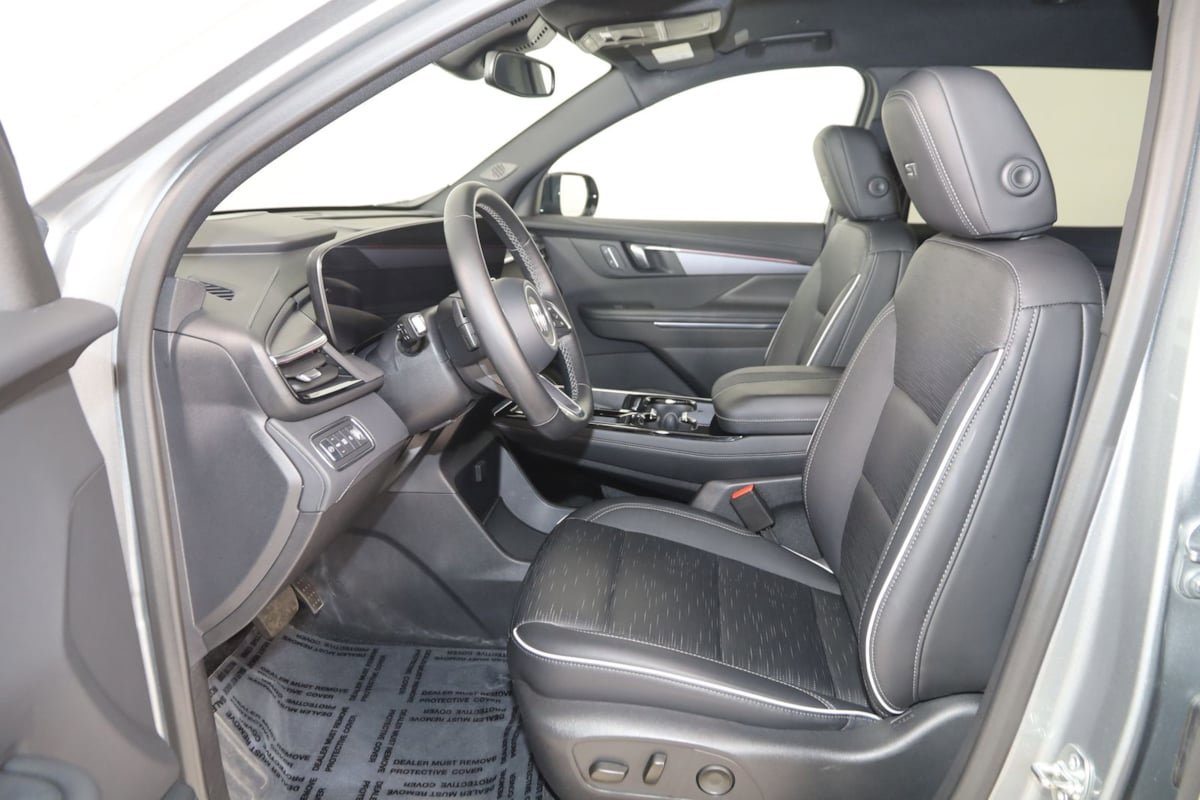 Used 2025 Buick Enclave Sport Touring FWD image 12