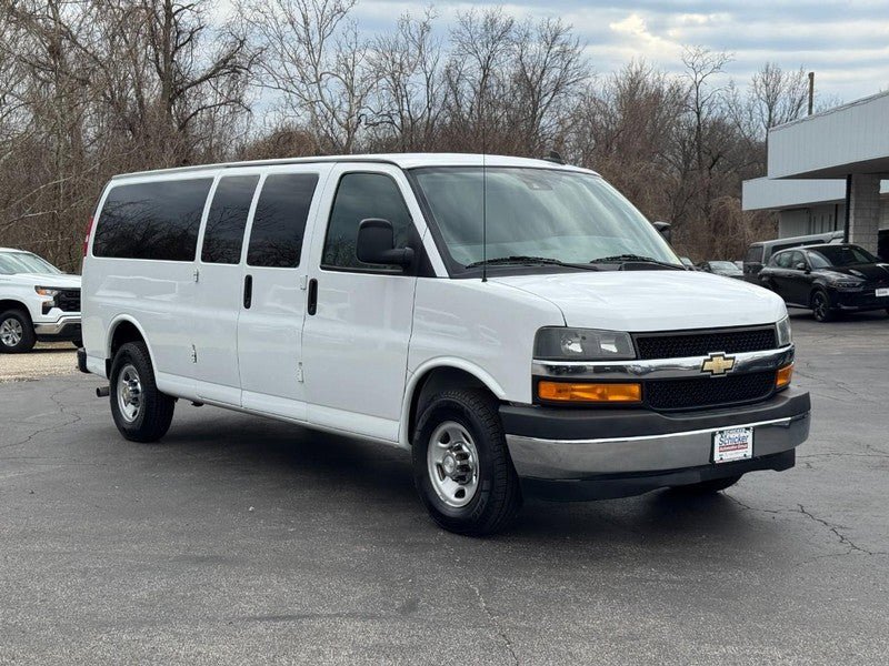 Used 2020 Chevrolet Express 3500 LT w/ LT Preferred Equipment Group RWD video 2