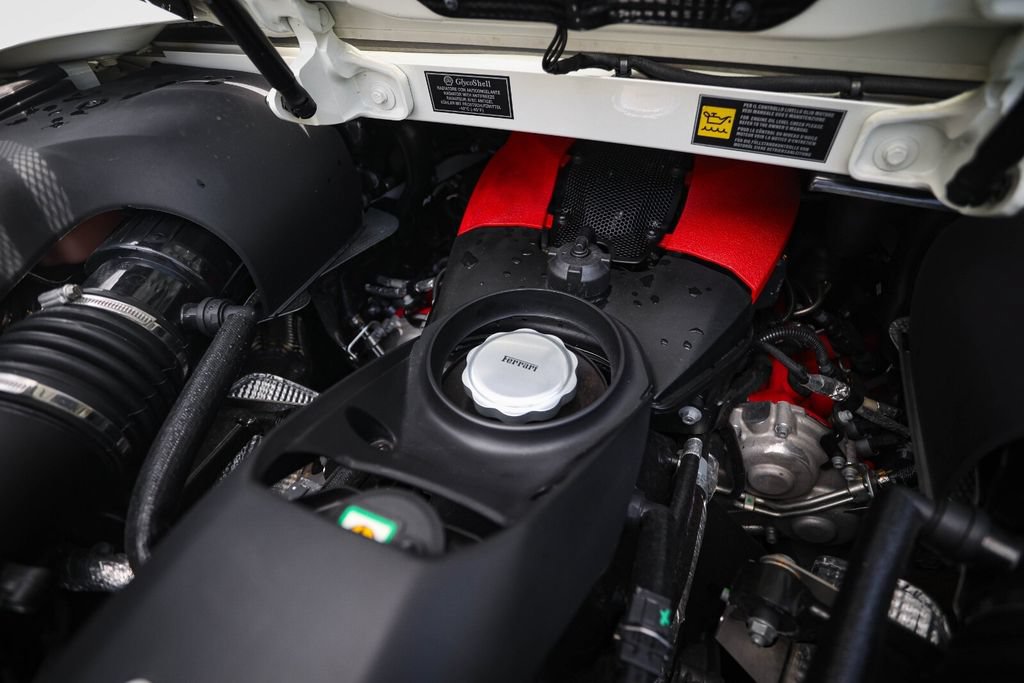 Used 2021 Ferrari F8 Tributo RWD image 25