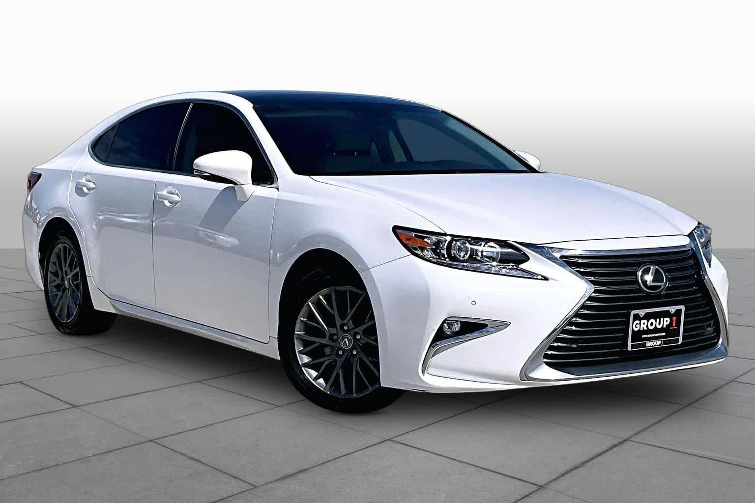 Used 2018 Lexus ES 350 w/ Navigation System Package FWD image 3