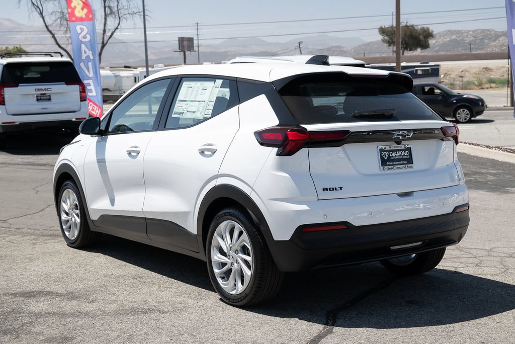 New 2027 Chevrolet Bolt LT FWD image 7