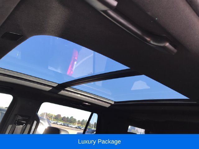 Used 2022 Chevrolet Tahoe RST w/ Luxury Package AWD/4WD image 4