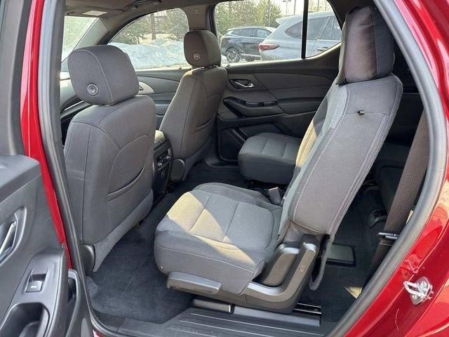 Used 2023 Chevrolet Traverse LT image 16