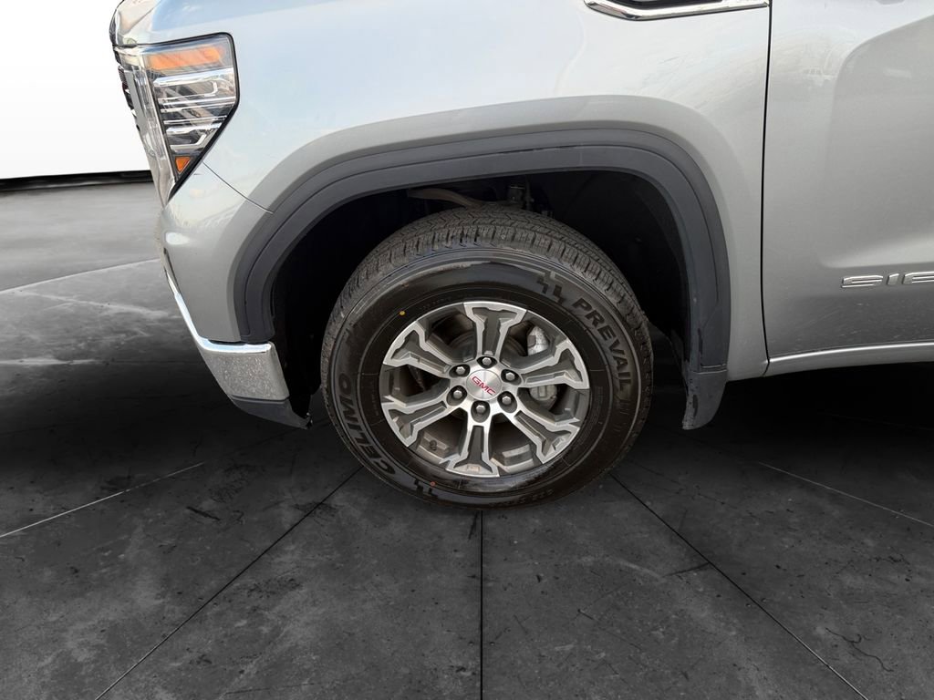Used 2025 GMC Sierra 1500 SLT AWD/4WD image 14
