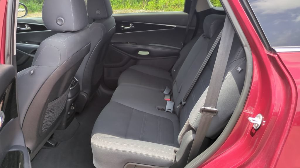 Used 2019 Kia Sorento FWD image 14