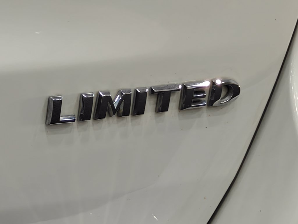 Used 2014 Jeep Grand Cherokee Limited w/ Luxury Group II AWD/4WD image 60