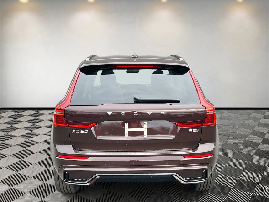 New 2026 Volvo XC60 B5 Ultra w/ Climate Package image 4