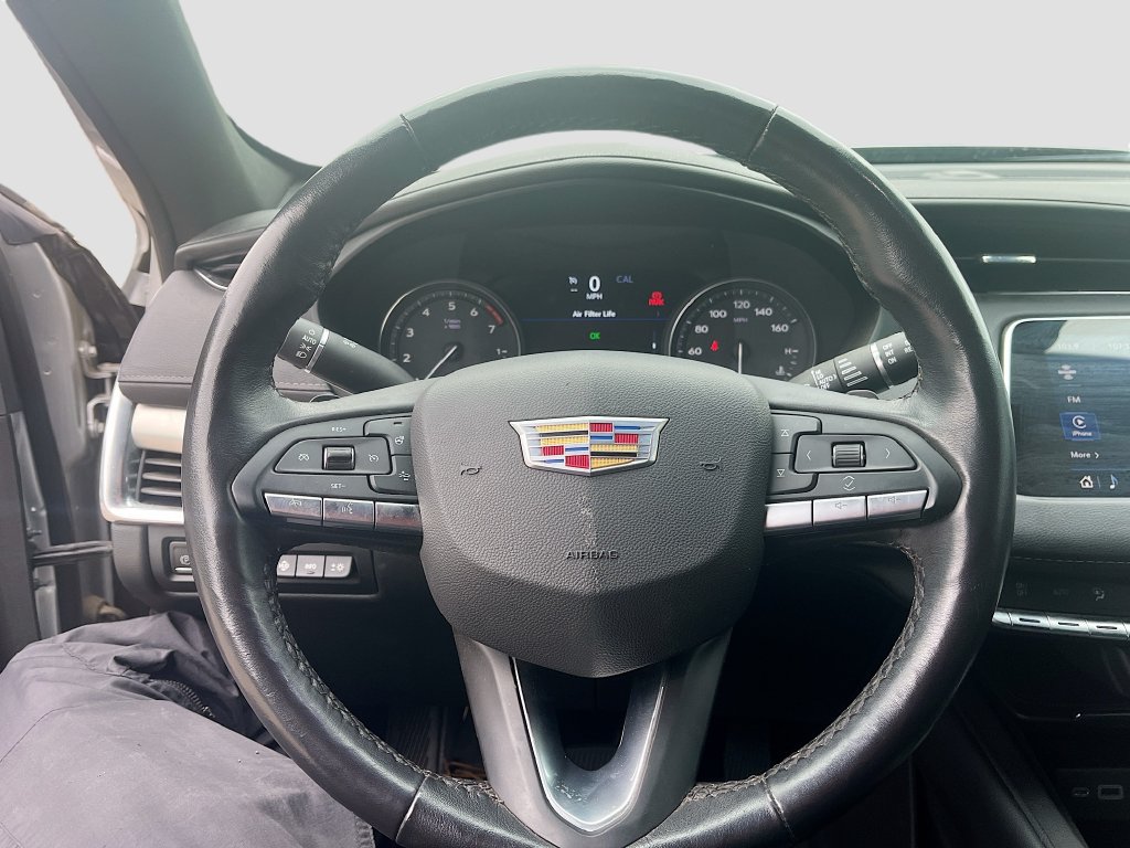 Used 2021 Cadillac XT4 Premium Luxury w/ Technology Package FWD image 11