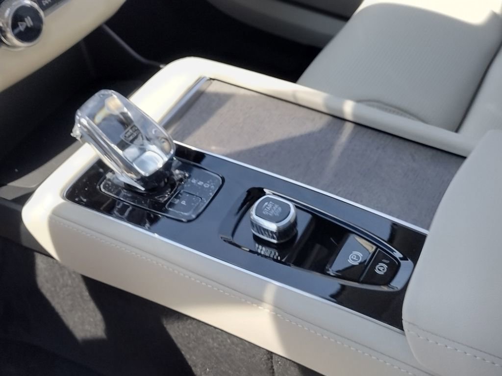 New 2026 Volvo XC90 B5 Ultra w/ Protection Package image 19