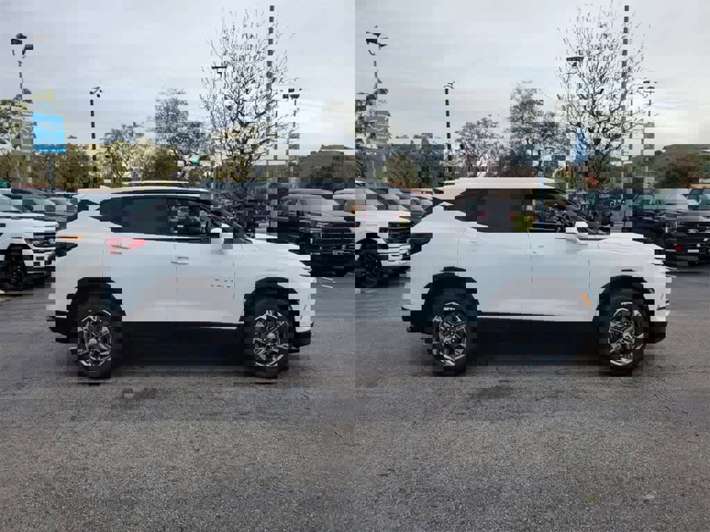 Used 2023 Chevrolet Blazer LT image 8