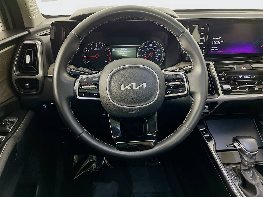 Used 2022 Kia Sorento S w/ Panoramic Sunroof Package AWD/4WD image 11